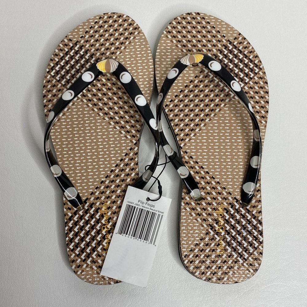Vera Bradley Flip Flops - NWT - Picture 4 of 8